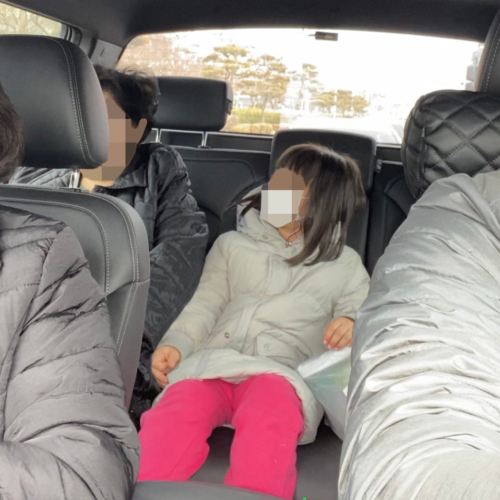 [18-150-20136 (2022) Hanawon] [GSK's Granddaughter in Car [Sanitized]