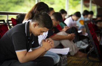 老挝 | 2021年07月09日 — 三个家庭因基督信仰面临牢狱之灾