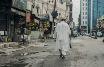 파키스탄 | 2023년 4월 5일 — 공격을 당한 뒤, 망명지를 찾고 있는 기독교인 화가