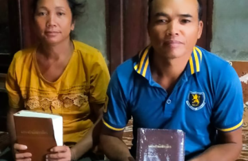 老挝 | 2024年1月8日 — 村长成为基督徒，失去地位
